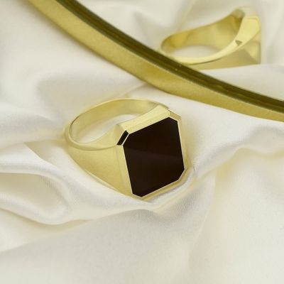 Gold signet ring with carnelian | Men Image 2 of Gold signet ring with carnelian | Men