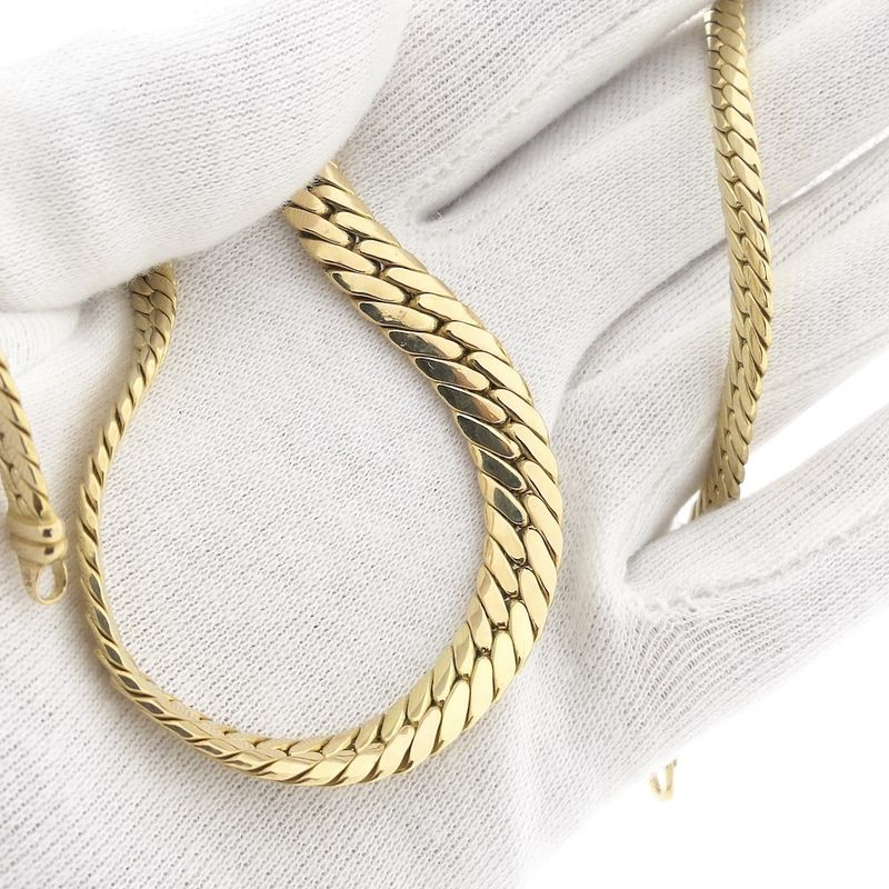 Image 9 of Gold flat gourmet link necklace