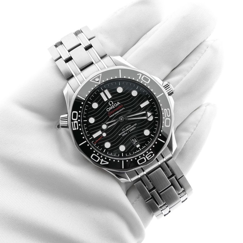 Image 16 of Omega Seamaster 300m Co‐Axial Master Chronometer 42mm; Automatic diving watch