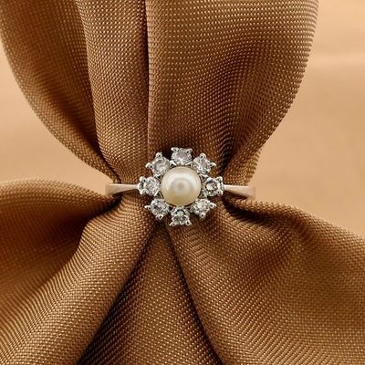 Image 2 of Diamonde White Gold Ring with Pearl & Diamonds