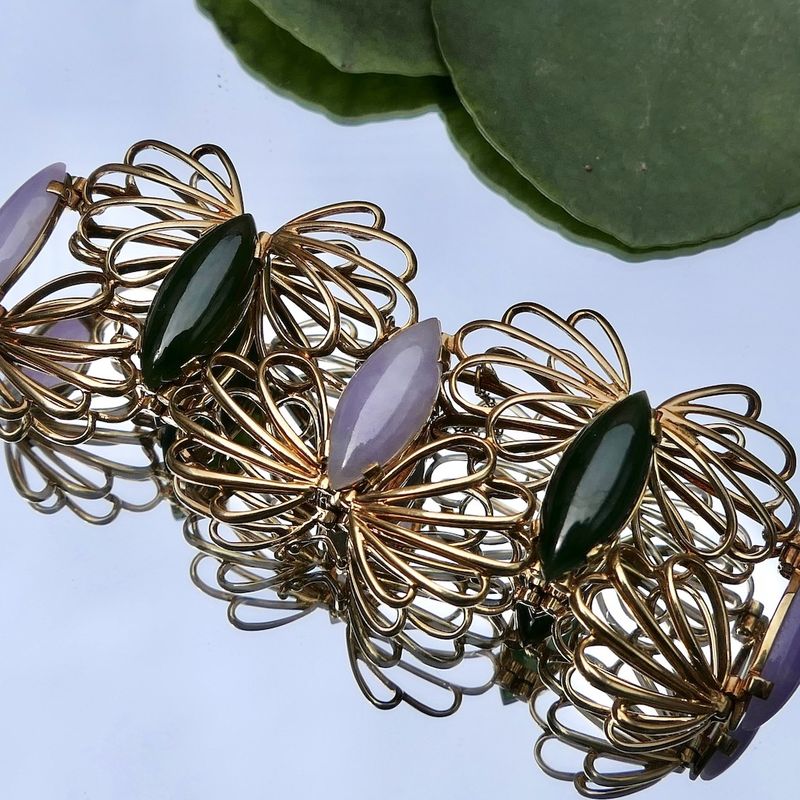 Image 2 of Gold bracelet with amethyst and jade