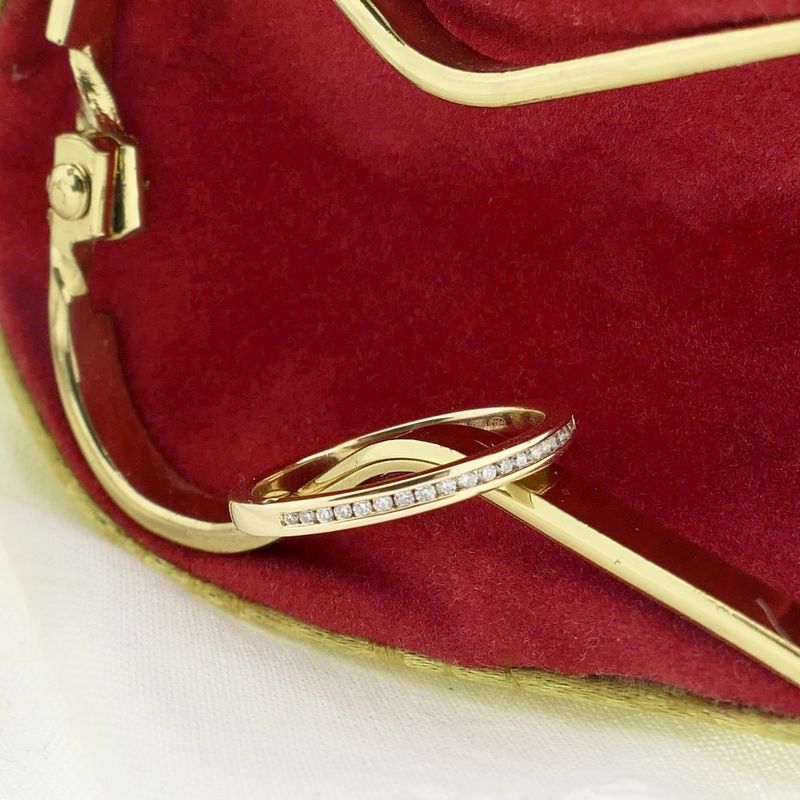 Image 7 of Gold ring with emerald and diamond; 0.10 ct.