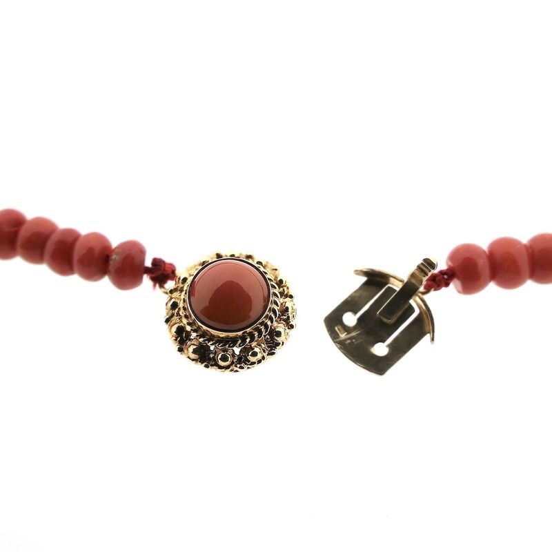 Image 10 of Blood coral bead necklace with gold clasp; Antique | 43.5 cm