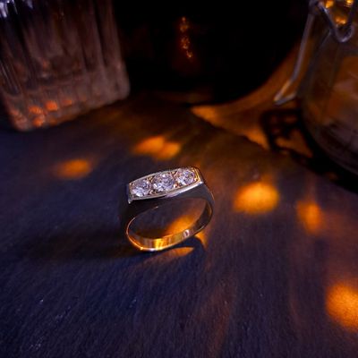 Image 2 of Gold ring with diamonds 0.74 ct.