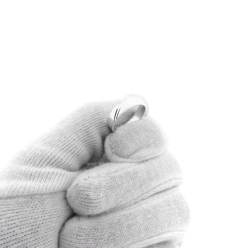 Image 4 of Silver ladies ring with diagonal relief