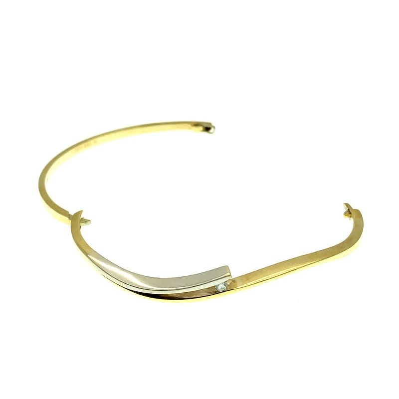 Image 4 of Two-tone gold bangle with 0.05 ct. diamond | Ø 61 mm