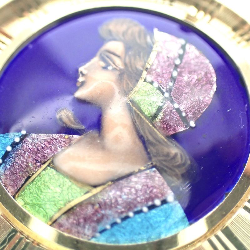 Image 4 of Vintage gold pendant with enamel portrait