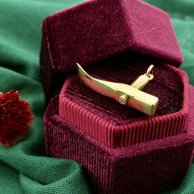 Gold pendant of a paver's hammer with zirconia Image 2 of Gold pendant of a paver's hammer with zirconia