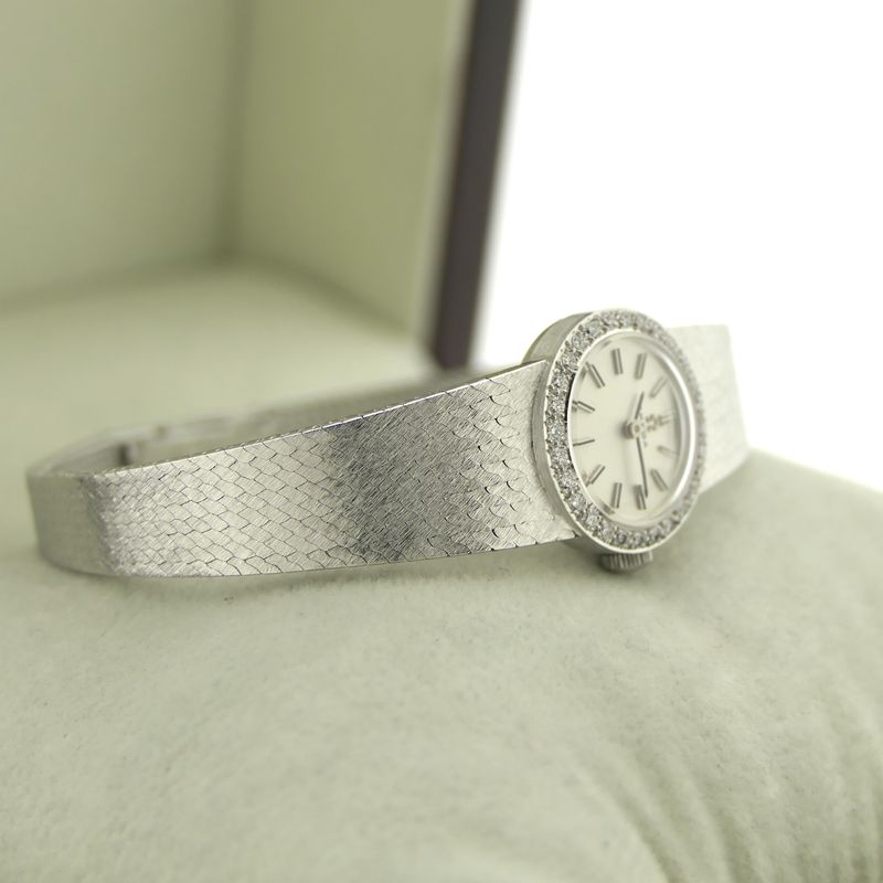 Image 18 of Omega Genève 'Cocktail Watch'; 18k. witgouden dames horloge met diamanten