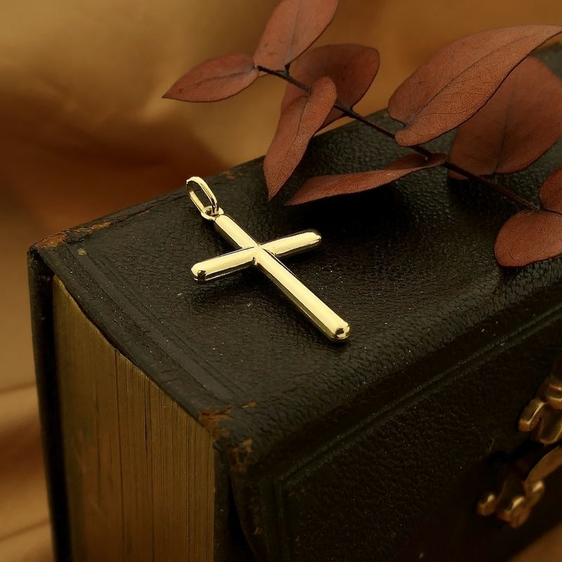 Image 2 of Gold pendant of a cross