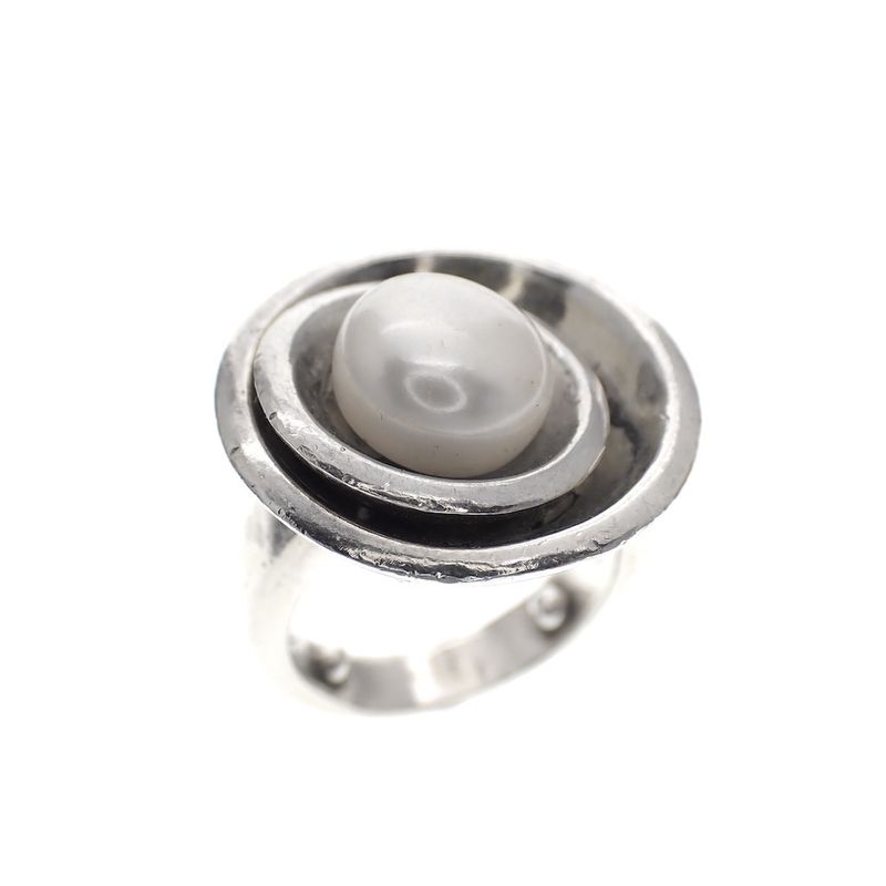Image 1 of Silver ring with freshwater pearl