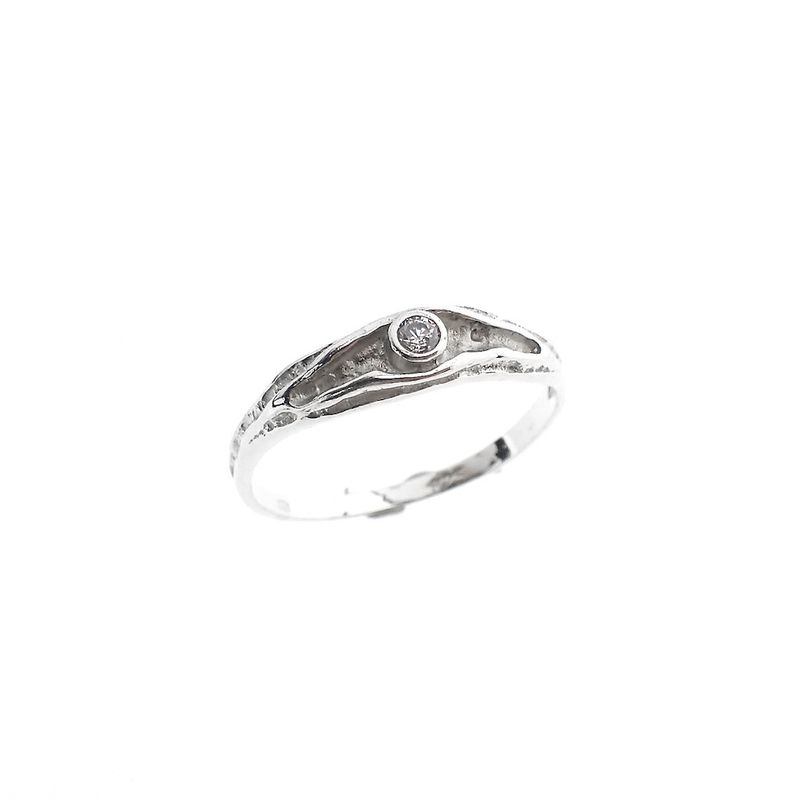 Image 1 of Silver ladies ring with zirconia