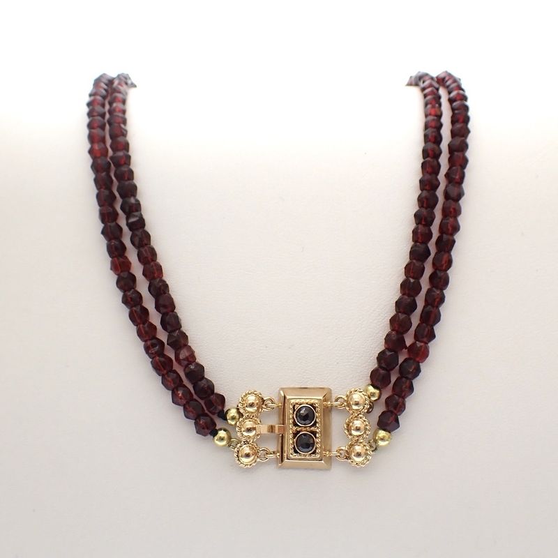 Image 5 of Antique glass bead necklace with gold clasp
