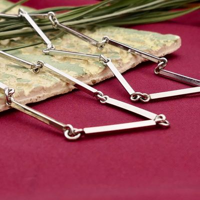 Afbeelding 2 van Witgouden staafjes schakelketting | 46 cm