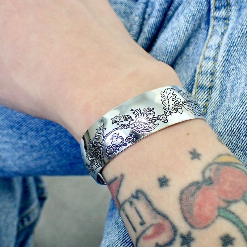 Image 2 of Silver bracelet with floral engraving; Size S