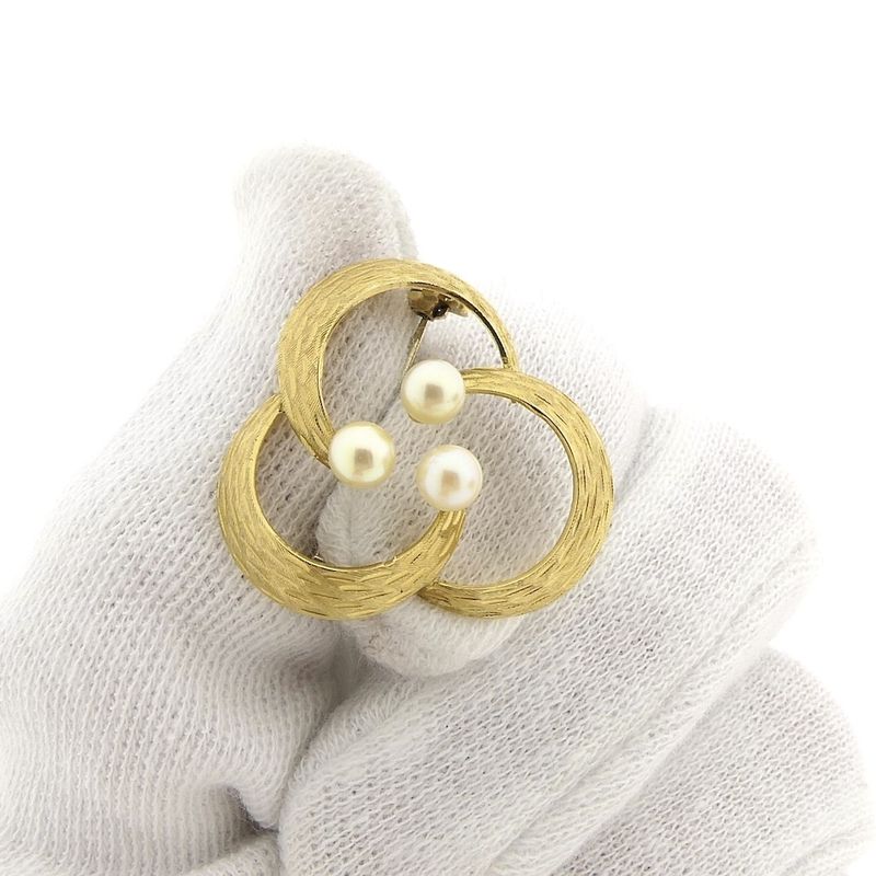 Image 9 of Vintage gold brooch with cultured pearls
