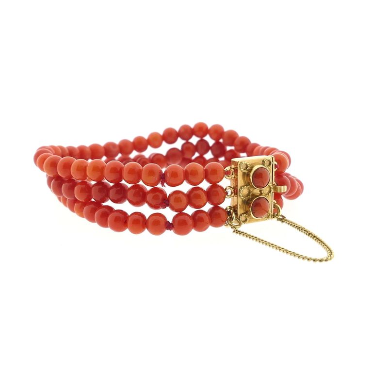 Image 3 of Antique red coral bead bracelet with gold decorative clasp