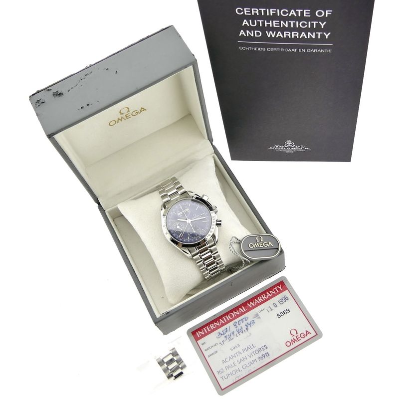 Image 4 of Omega Speedmaster 'Triple-Date'; Chronograph men's watch with calendar display