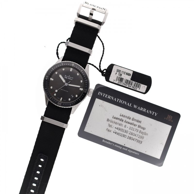 Afbeelding 2 van Blancpain Fifty Fathoms Bathyscape 5000-1110-NABA; Automatisch Heren Horloge