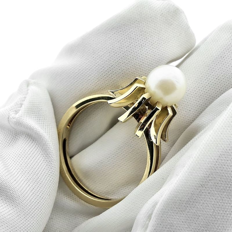 Image 3 of Gold cocktail ring with pearl