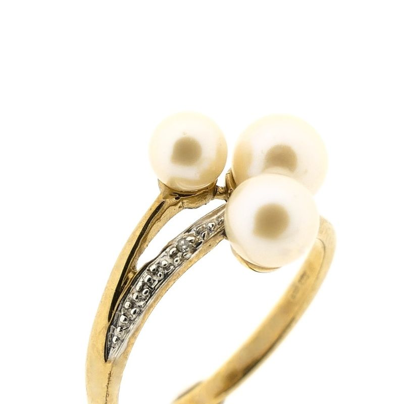 Image 3 of 8K Ring with pearls and diamonds | 0.005 ct.