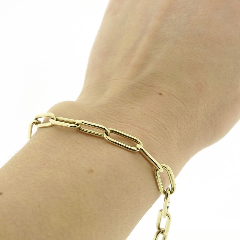 Image 6 of Gold closed forever bracelet