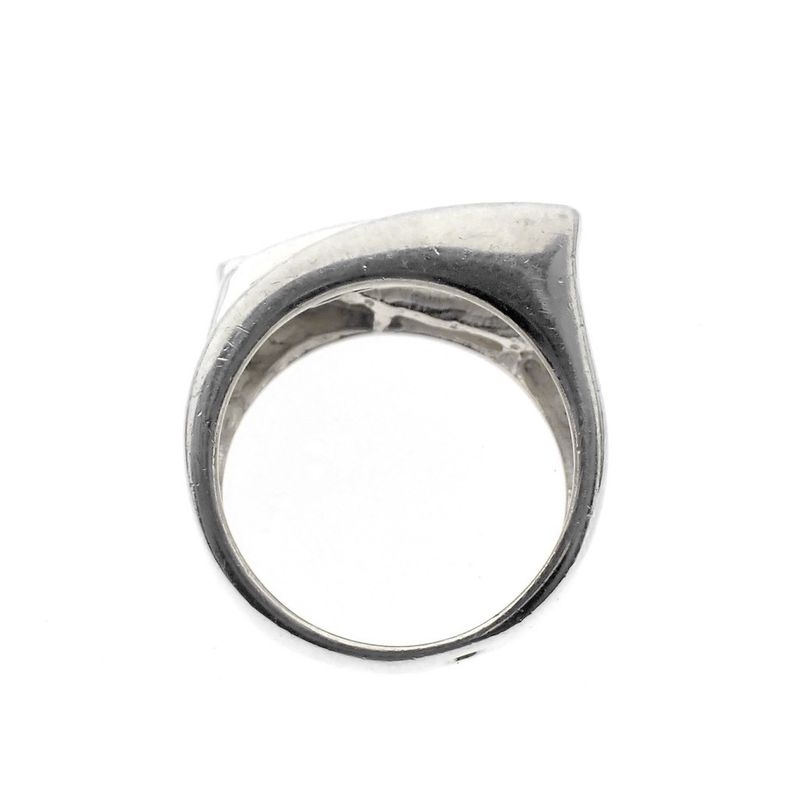 Image 3 of Silver ring with mother of pearl