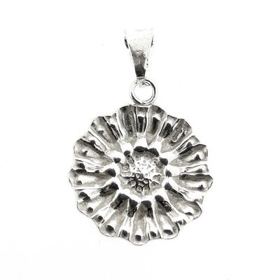Silver pendant of a flower Image 2 of Silver pendant of a flower