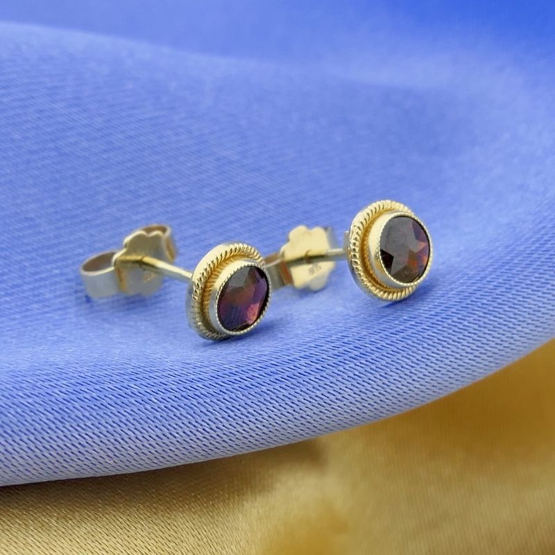 Image 2 of Gold stud earrings with garnet