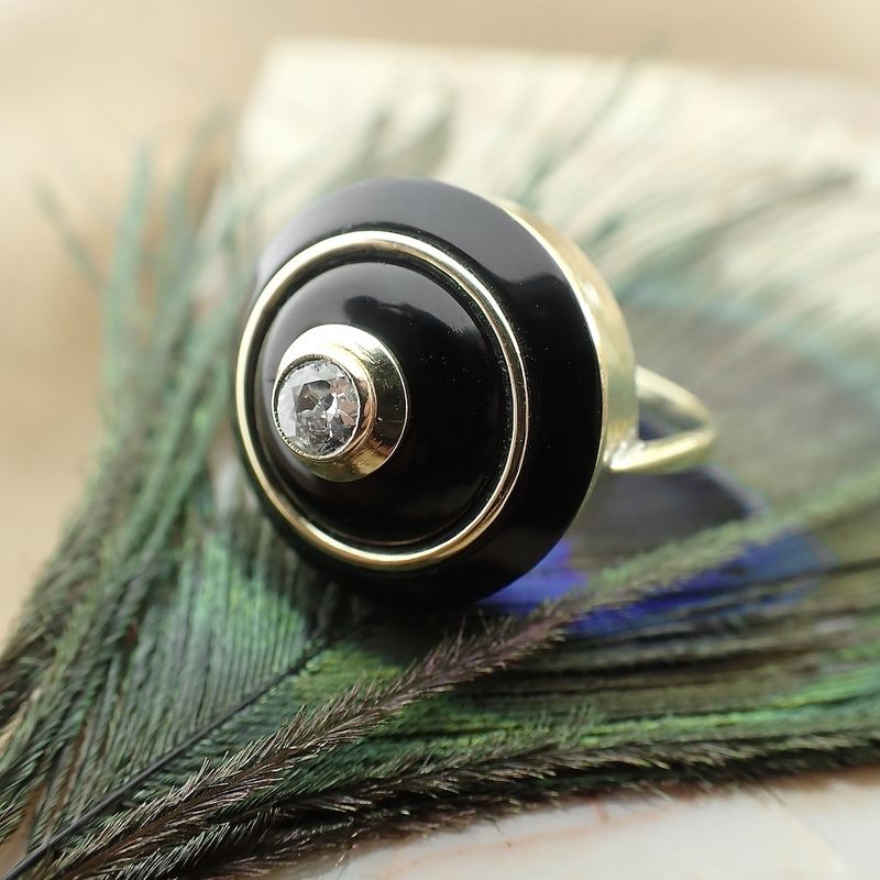 Image 2 of Gold ring with onyx and diamond | Art Deco