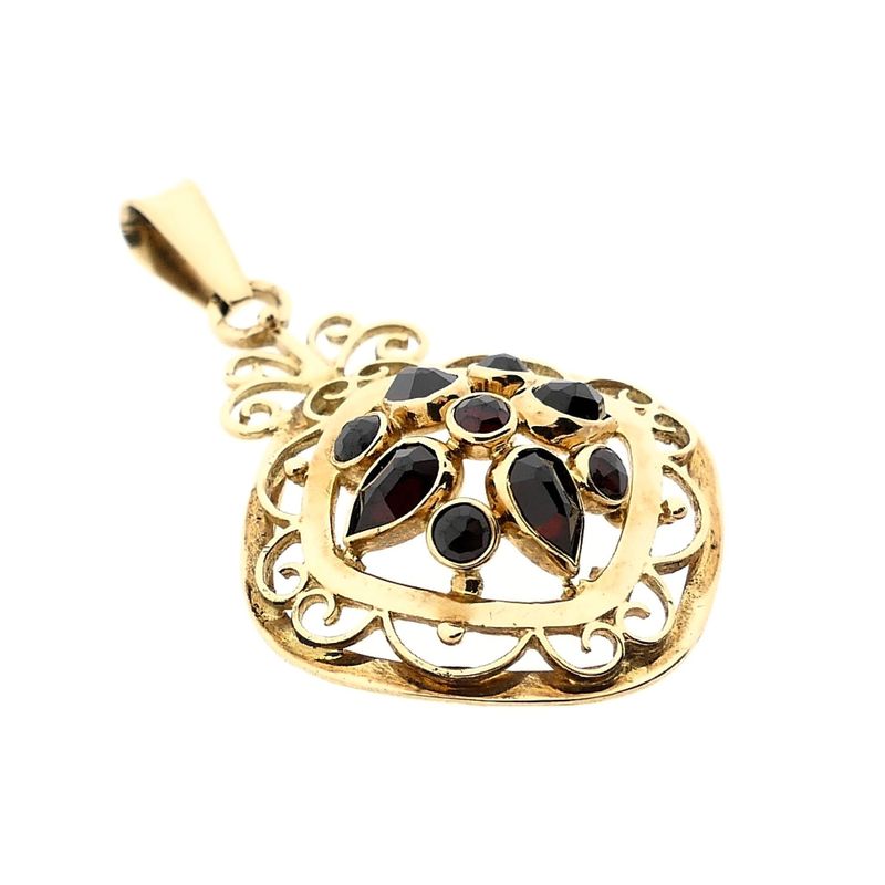 Image 4 of Gold Pendant with Garnet