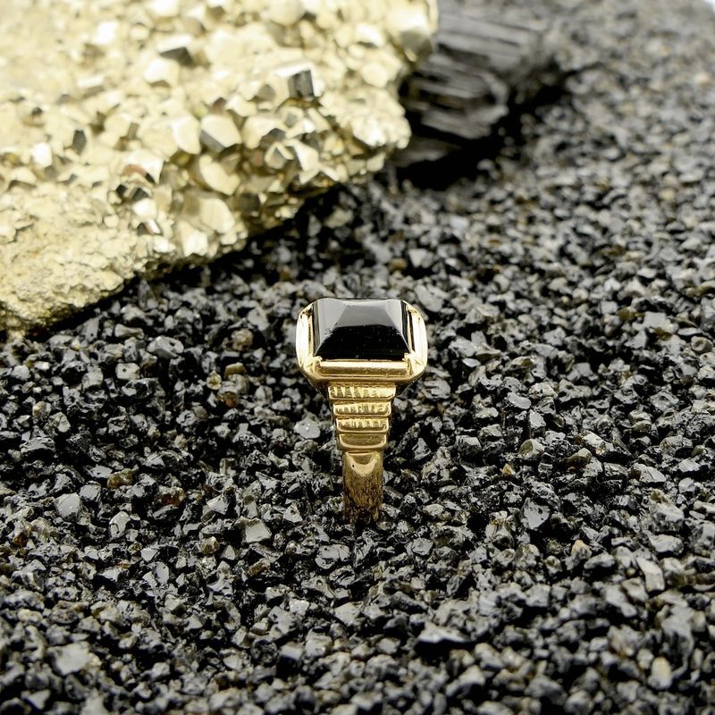Image 9 of Vintage gold men's ring with onyx
