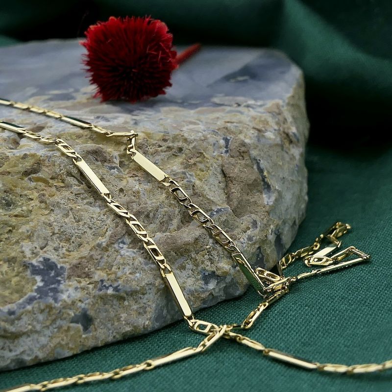 Image 2 of Gold closed Figaro link chain | 50 cm