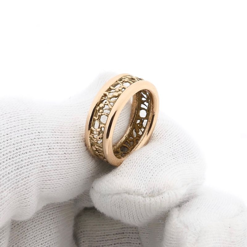 Image 7 of Vintage Gold Ring with Geometric Pattern