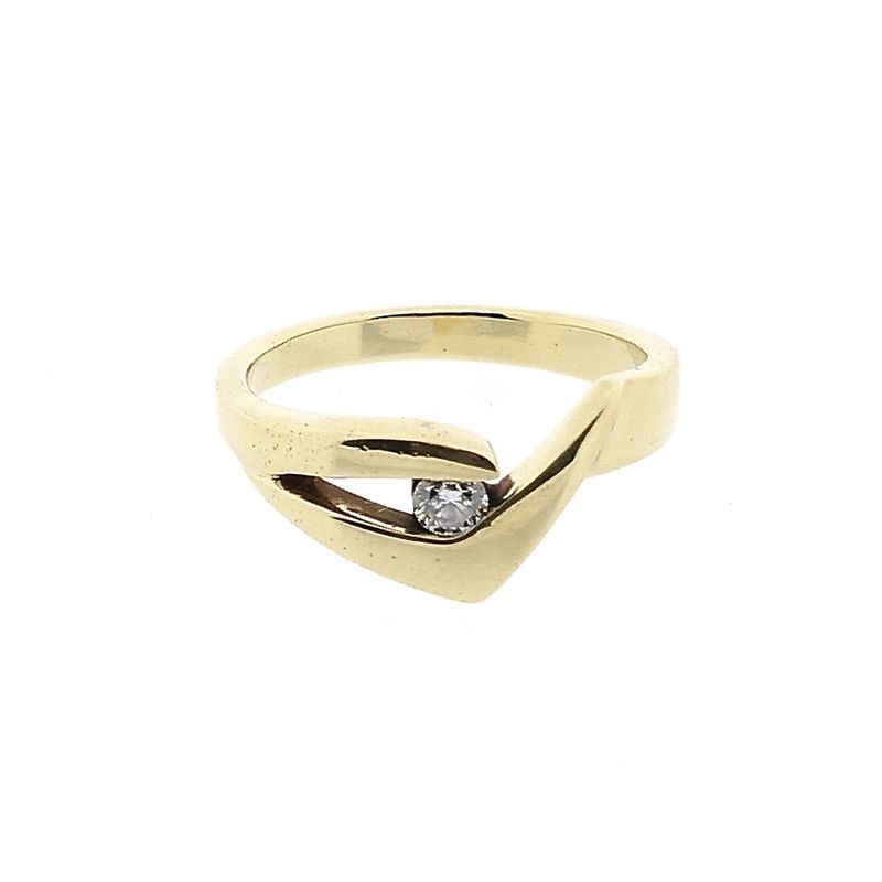 Image 3 of Gold Ring with Diamond; 0.12 ct.