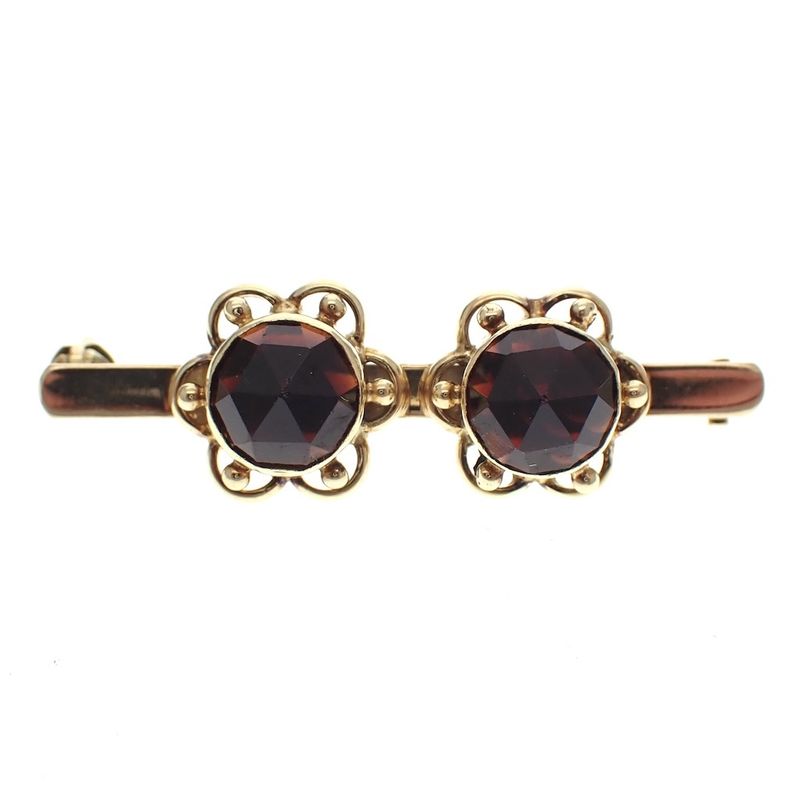 Image 1 of Vintage gold brooch with garnet