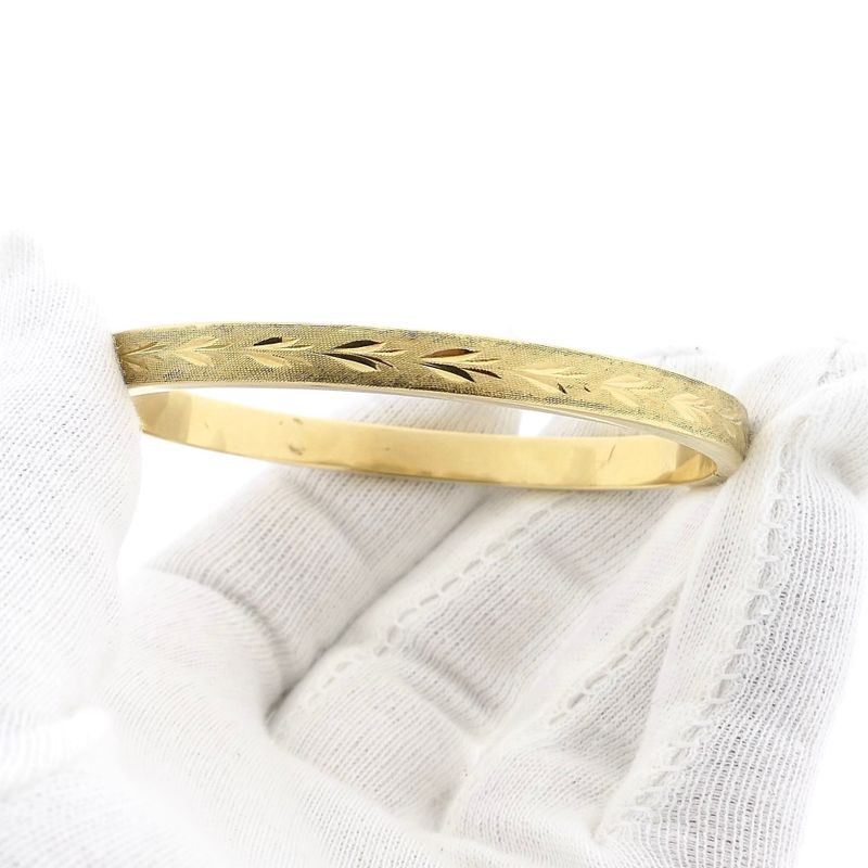 Afbeelding 8 van Gouden slavenarmband met gravures; Maat M/L