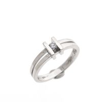 White gold solitaire ring with diamond; 0.09 ct.
