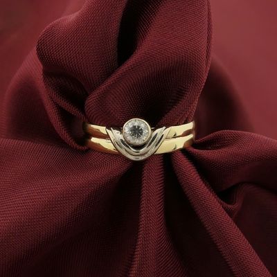 Two-tone gold solitaire ring with zirconia Image 2 of Two-tone gold solitaire ring with zirconia