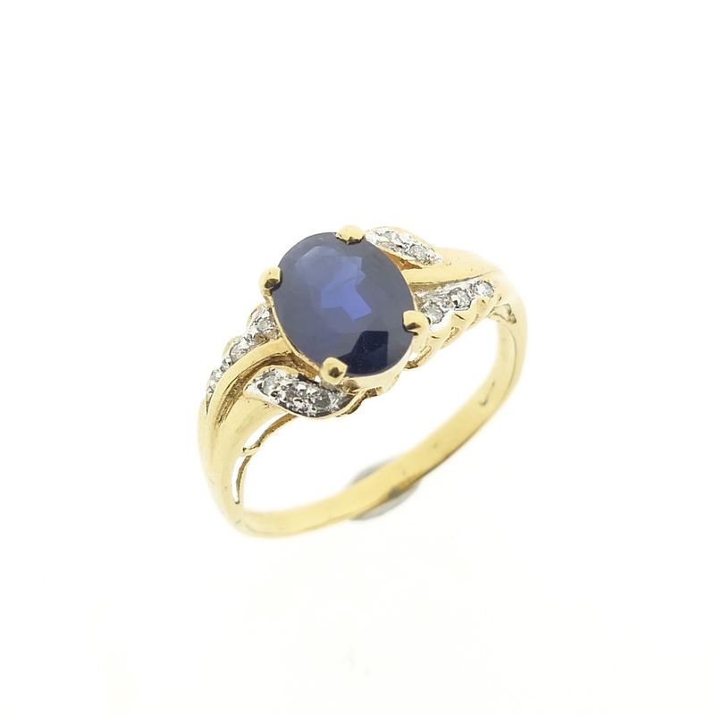 Image 1 of Gold ring with sapphire and diamond | 0.06 ct.