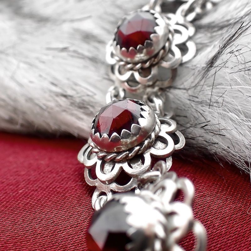 Image 8 of Vintage silver bracelet with garnet; Boat bracelet | Ø 56 mm