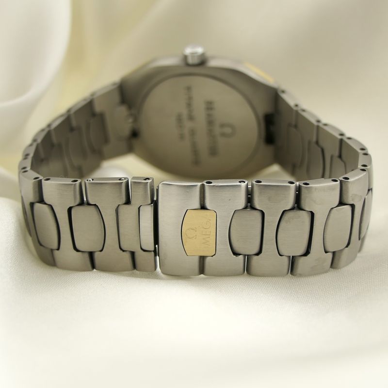 Image 12 of Omega Seamaster Titane 120m; 18k gold/titanium watch