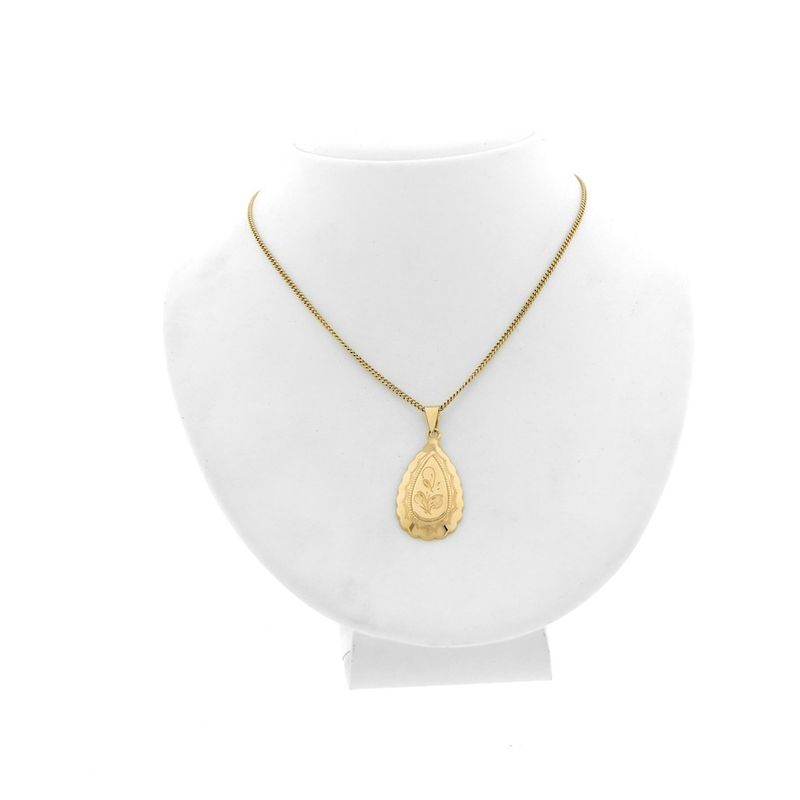 Image 5 of Gold pendant with elegant engraving