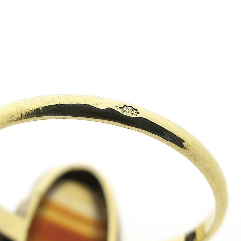 Image 6 of Vintage gold ring with carnelian bandagate