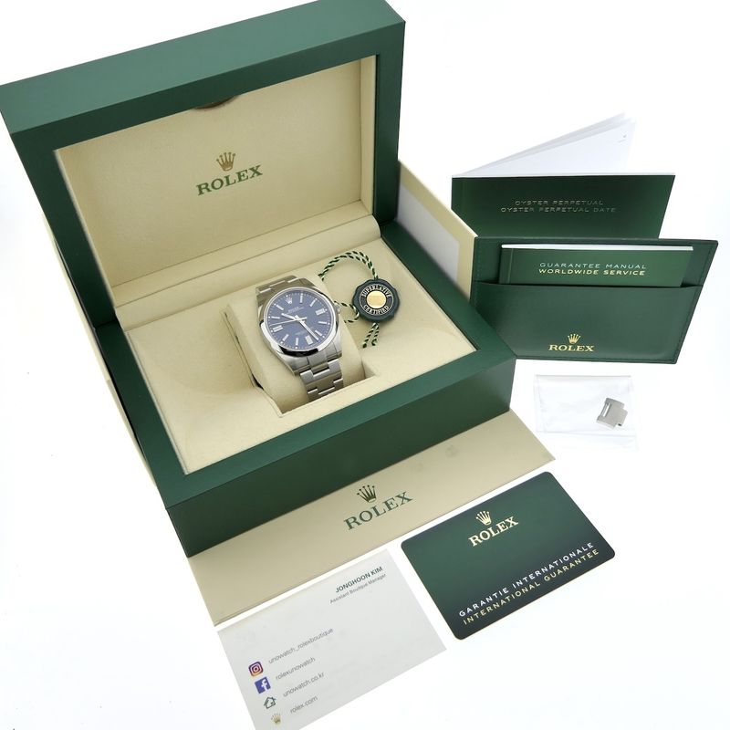 Image 4 of Rolex Oyster Perpetual 41mm 124300; Automatic men's watch