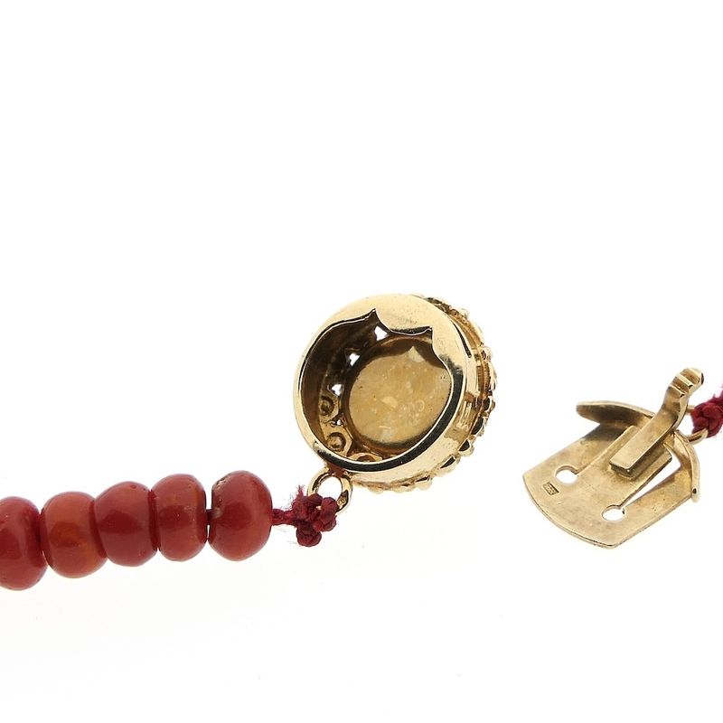 Image 6 of Blood coral bead necklace with gold clasp; Antique | 43.5 cm