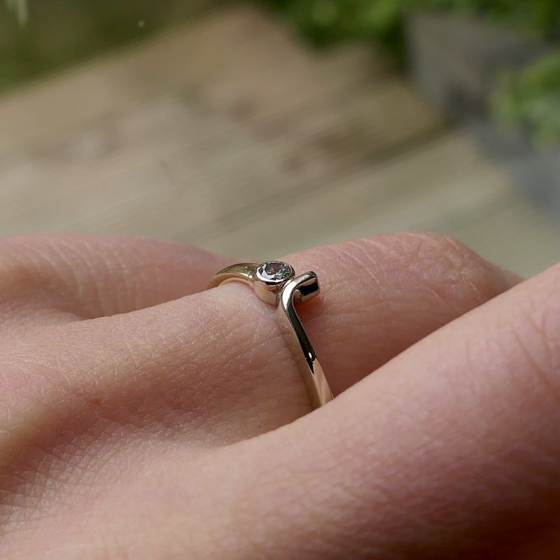 Image 6 of Two-tone gold ring with diamond; 0.10 ct.