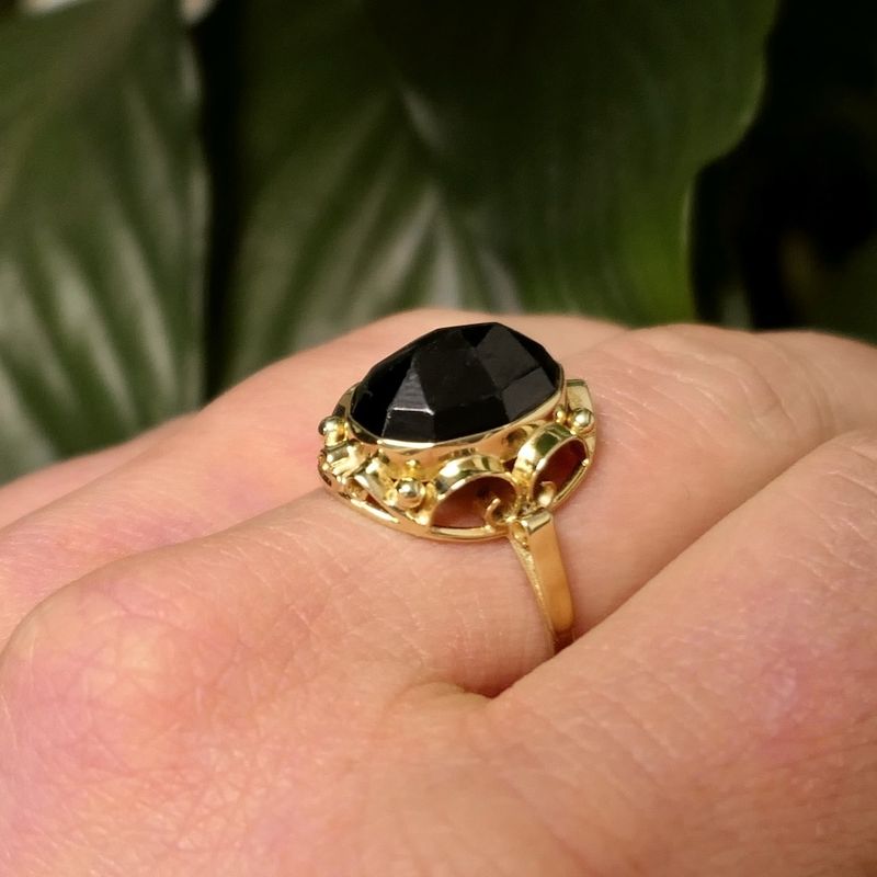 Image 9 of Vintage gold ring with garnet
