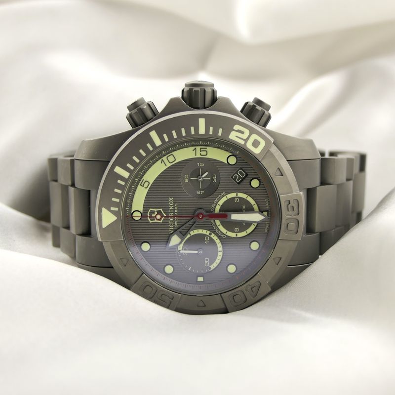 Image 12 of Victorinox Swiss Army Dive Master 500 'Limited Edition' 241660; Automatic chronograph diving watch