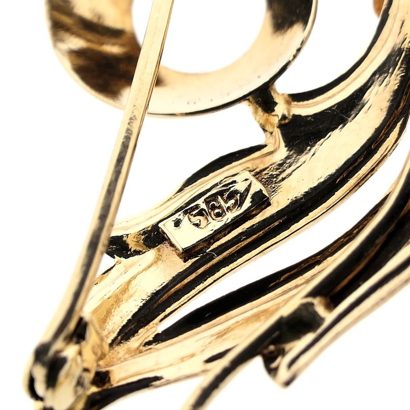 Image 5 of Vintage gold fantasy brooch with pearl